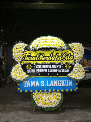 Papan Bunga Duka di Kayu Ombun
